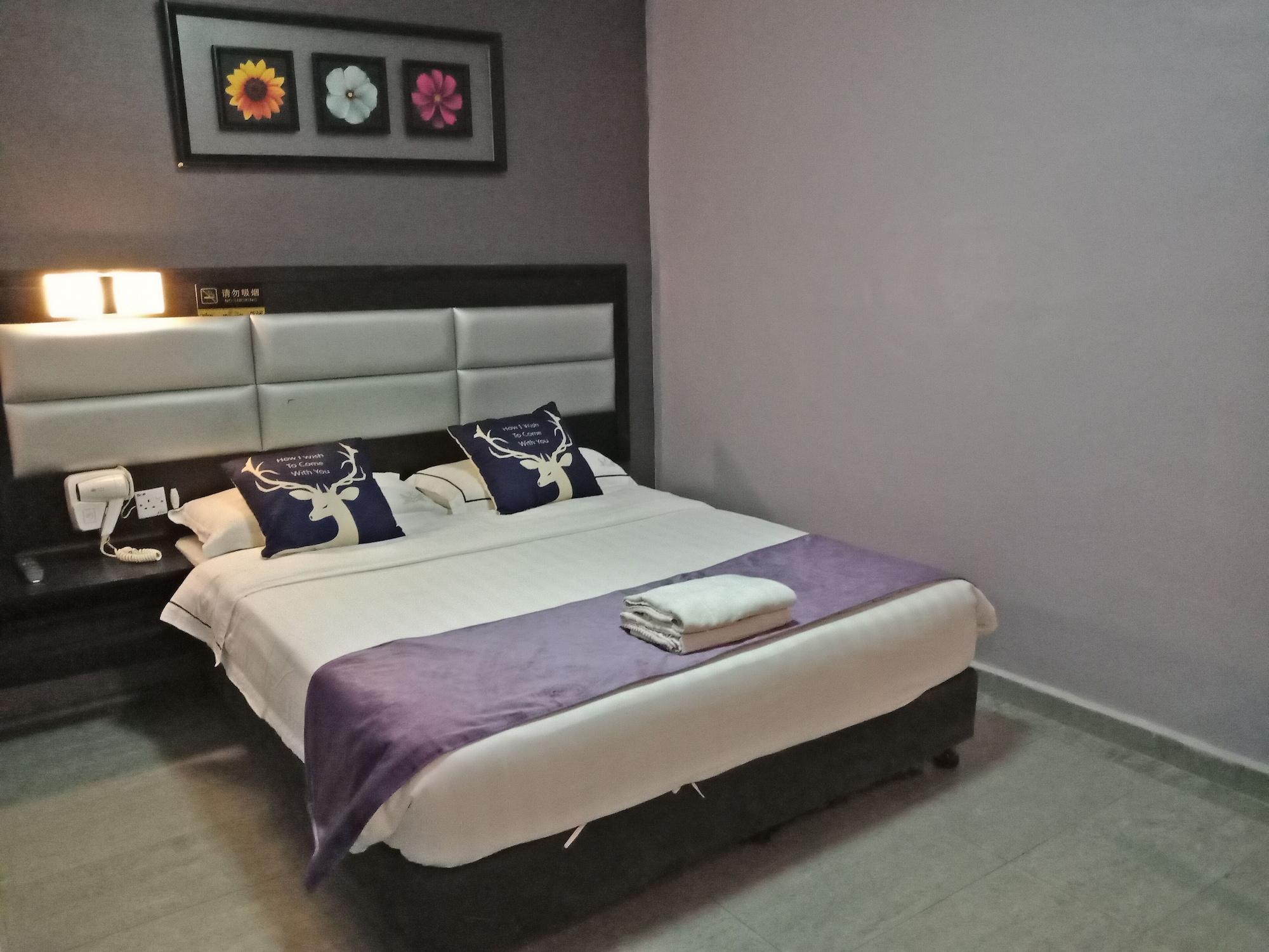 T Hotel Johor Bahru Скудай Екстериор снимка