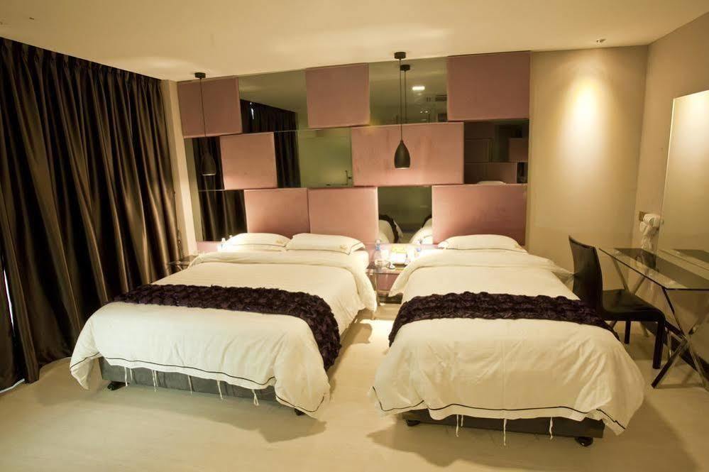 T Hotel Johor Bahru Скудай Екстериор снимка