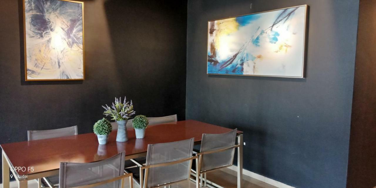 T Hotel Johor Bahru Скудай Екстериор снимка